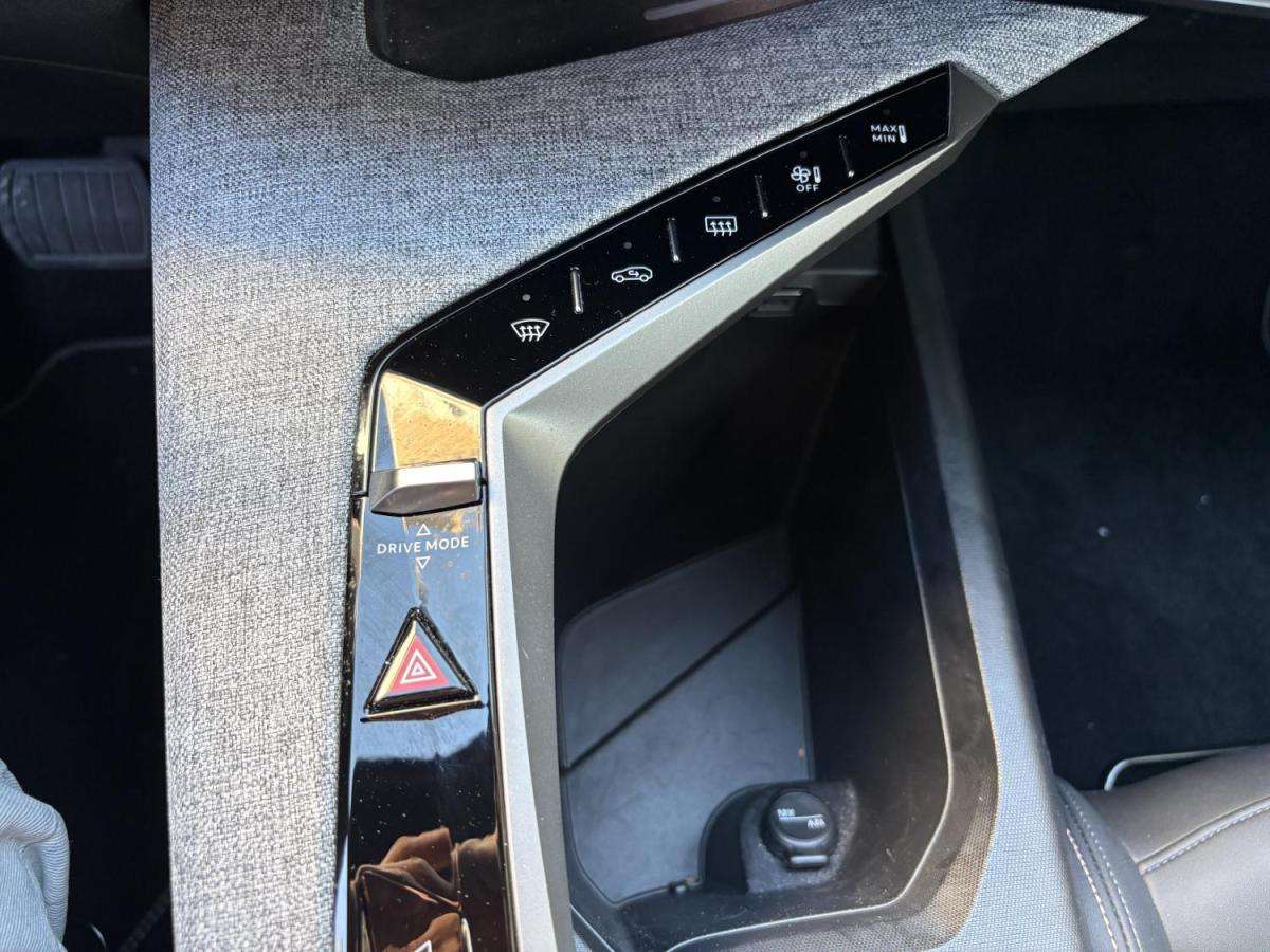 peugeot-5008-2024-gasolina-1199cc