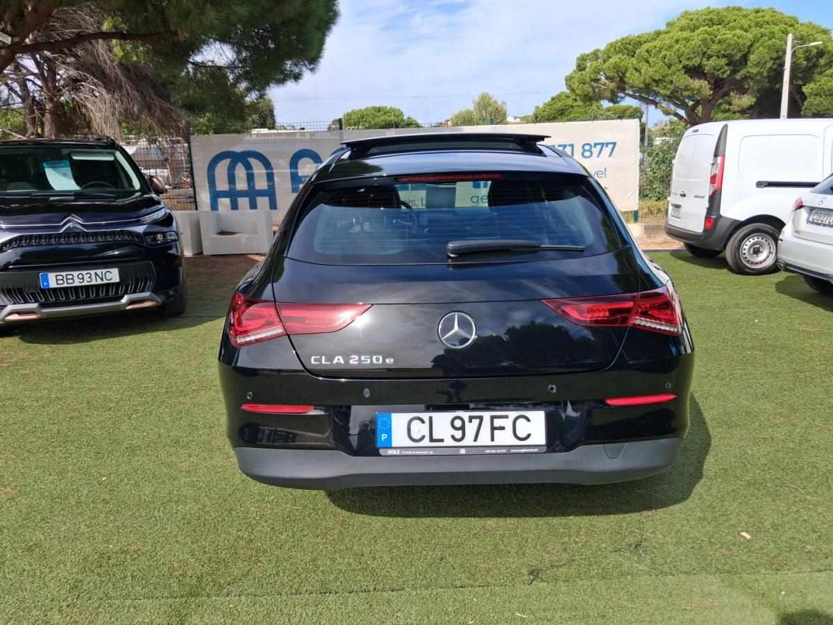 mercedes-benz-cla-2023-hibrido-1332cc