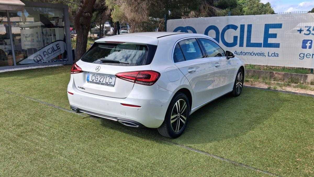 mercedes-benz-classe-a-2021-hibrido-1332cc