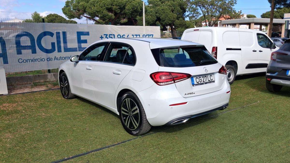 mercedes-benz-classe-a-2021-hibrido-1332cc