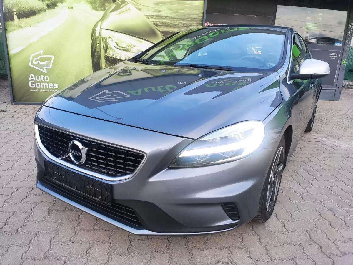 volvo-v40-2018-diesel-1969cc