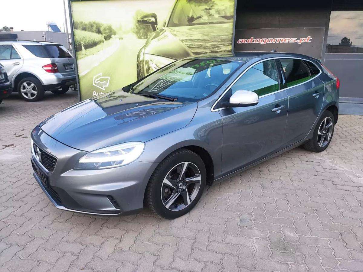 volvo-v40-2018-diesel-1969cc