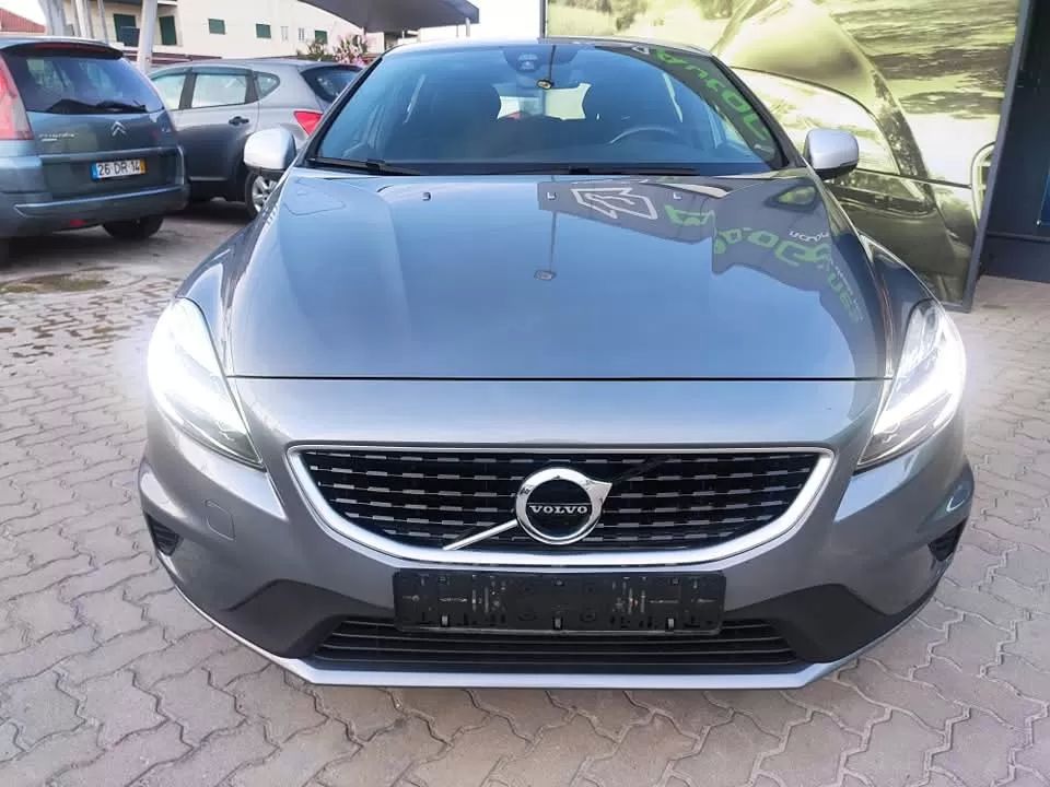 volvo-v40-2018-diesel-1969cc