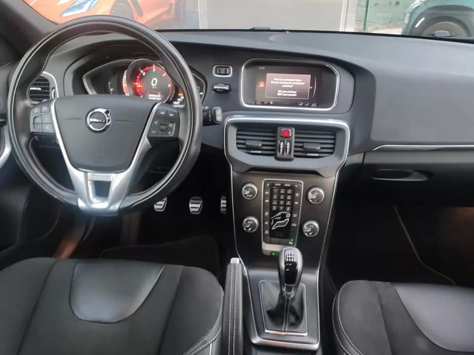 volvo-v40-2018-diesel-1969cc