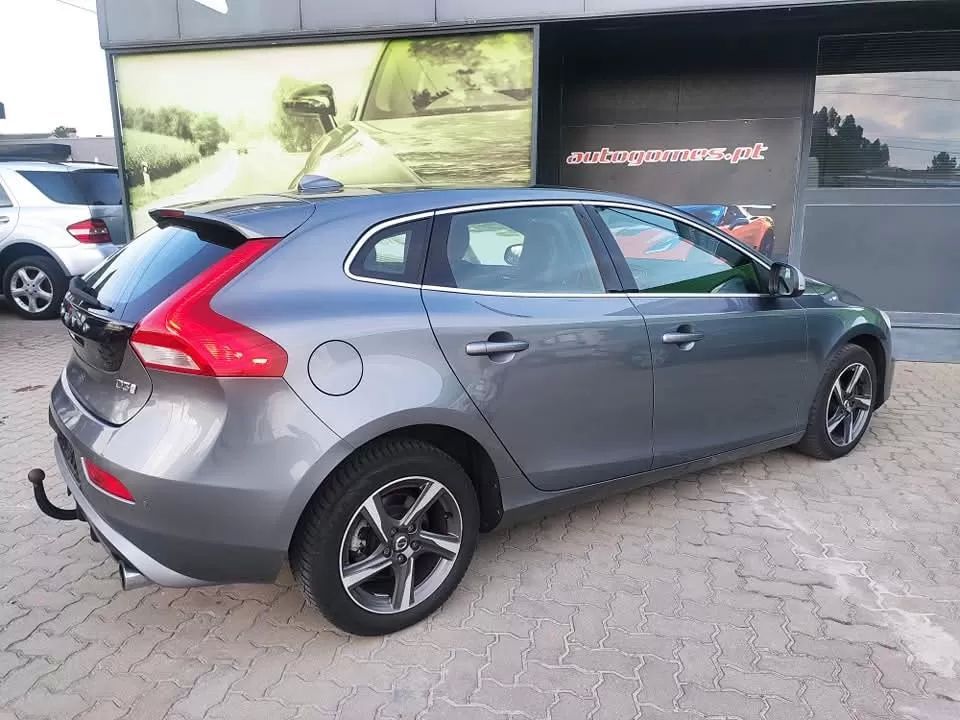volvo-v40-2018-diesel-1969cc