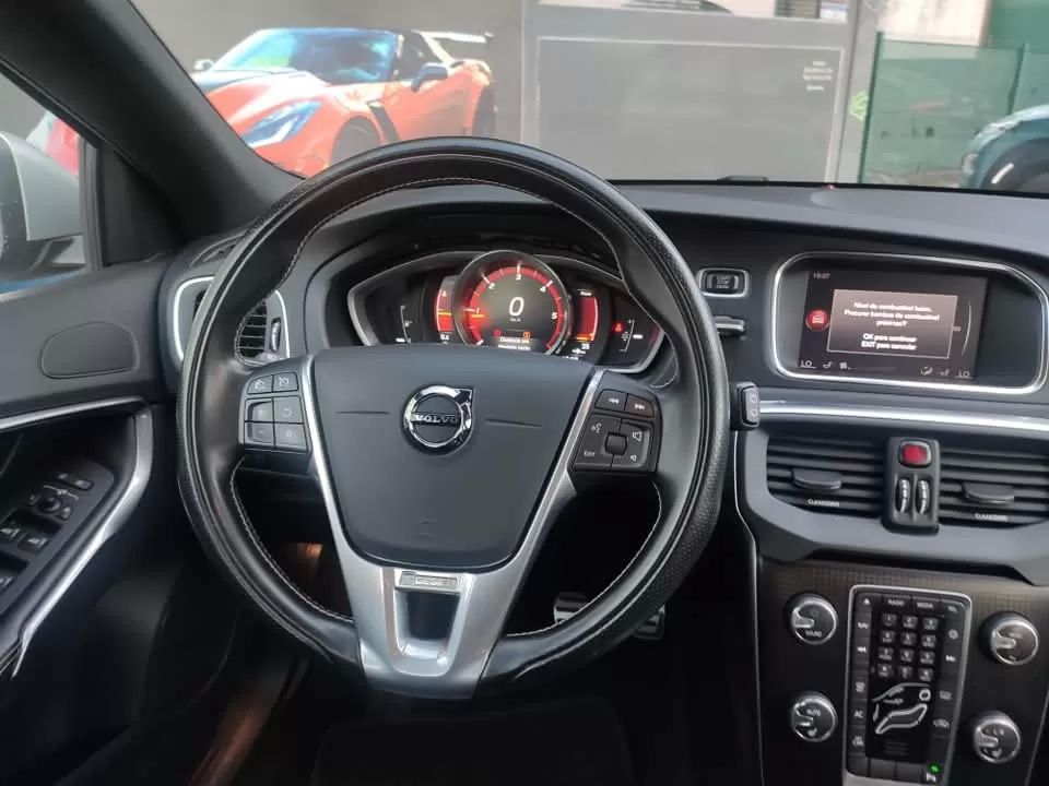 volvo-v40-2018-diesel-1969cc