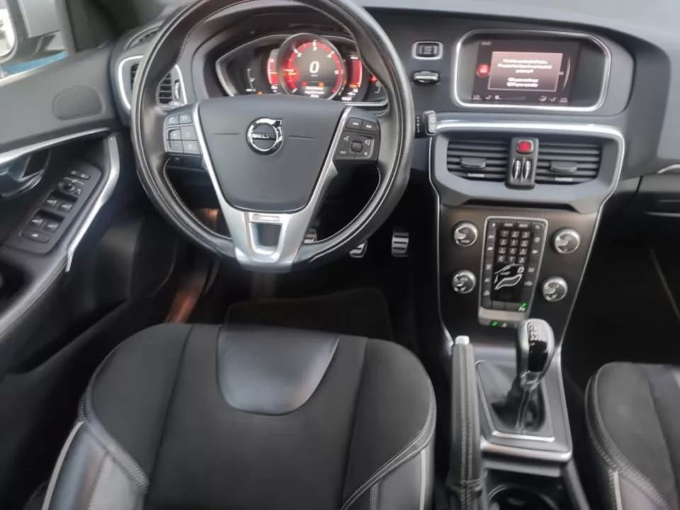 volvo-v40-2018-diesel-1969cc
