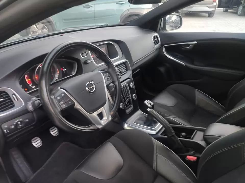 volvo-v40-2018-diesel-1969cc