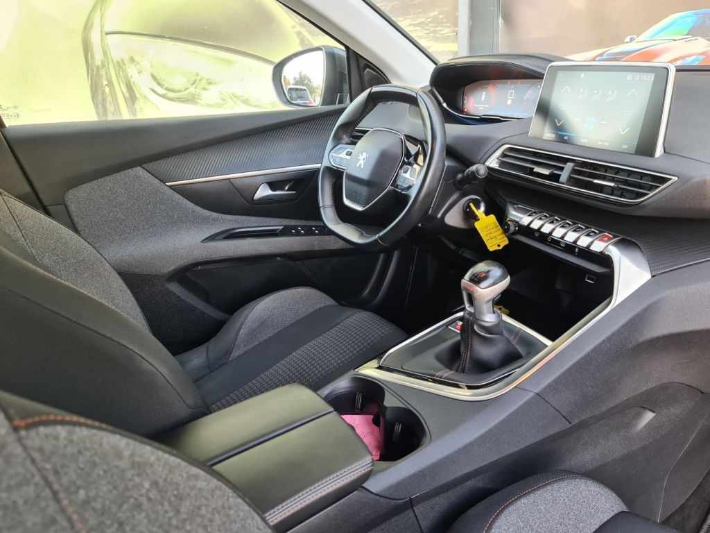 peugeot-5008-2020-diesel-1499cc