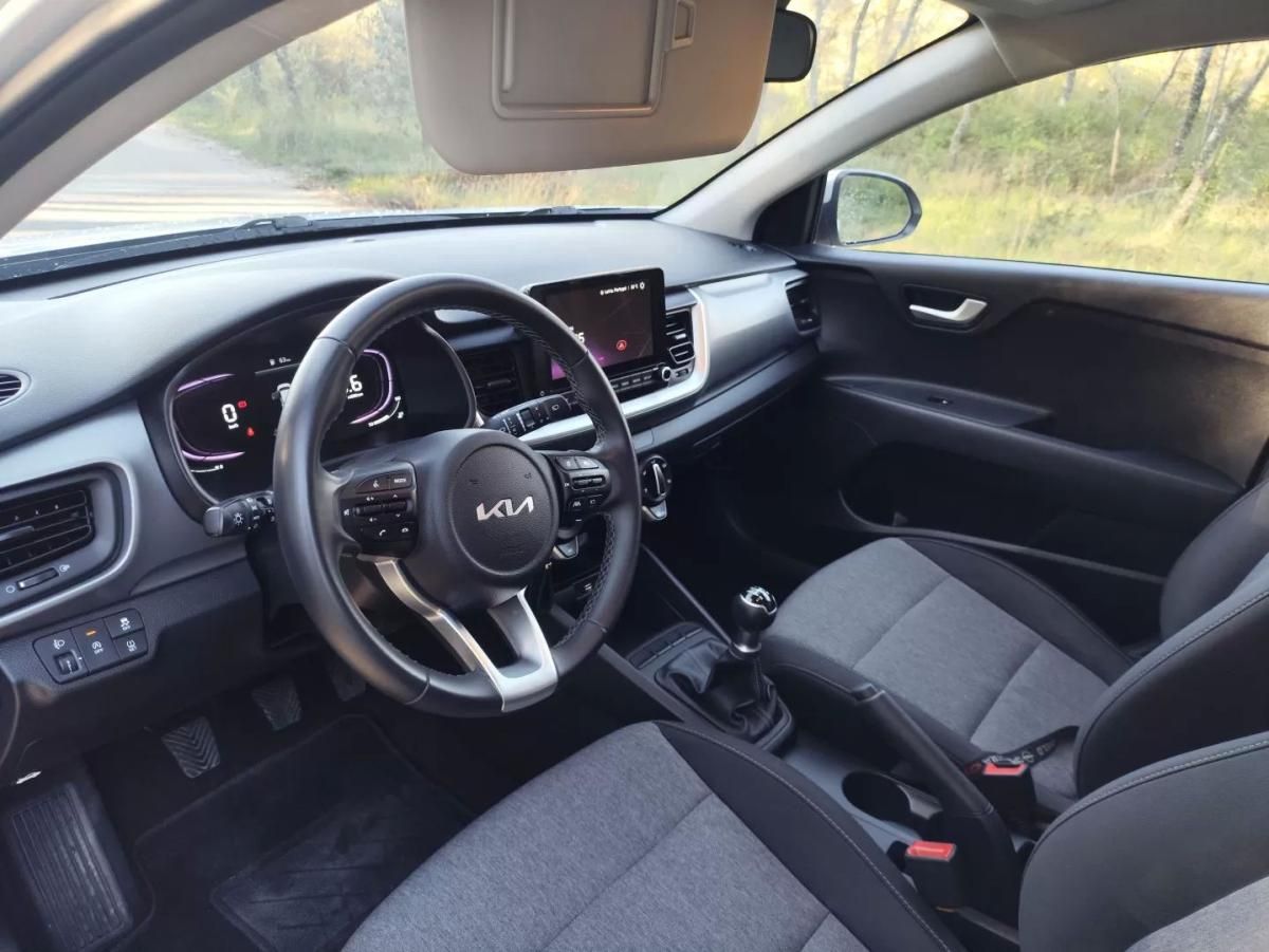 kia-stonic-2025-gasolina-1197cc