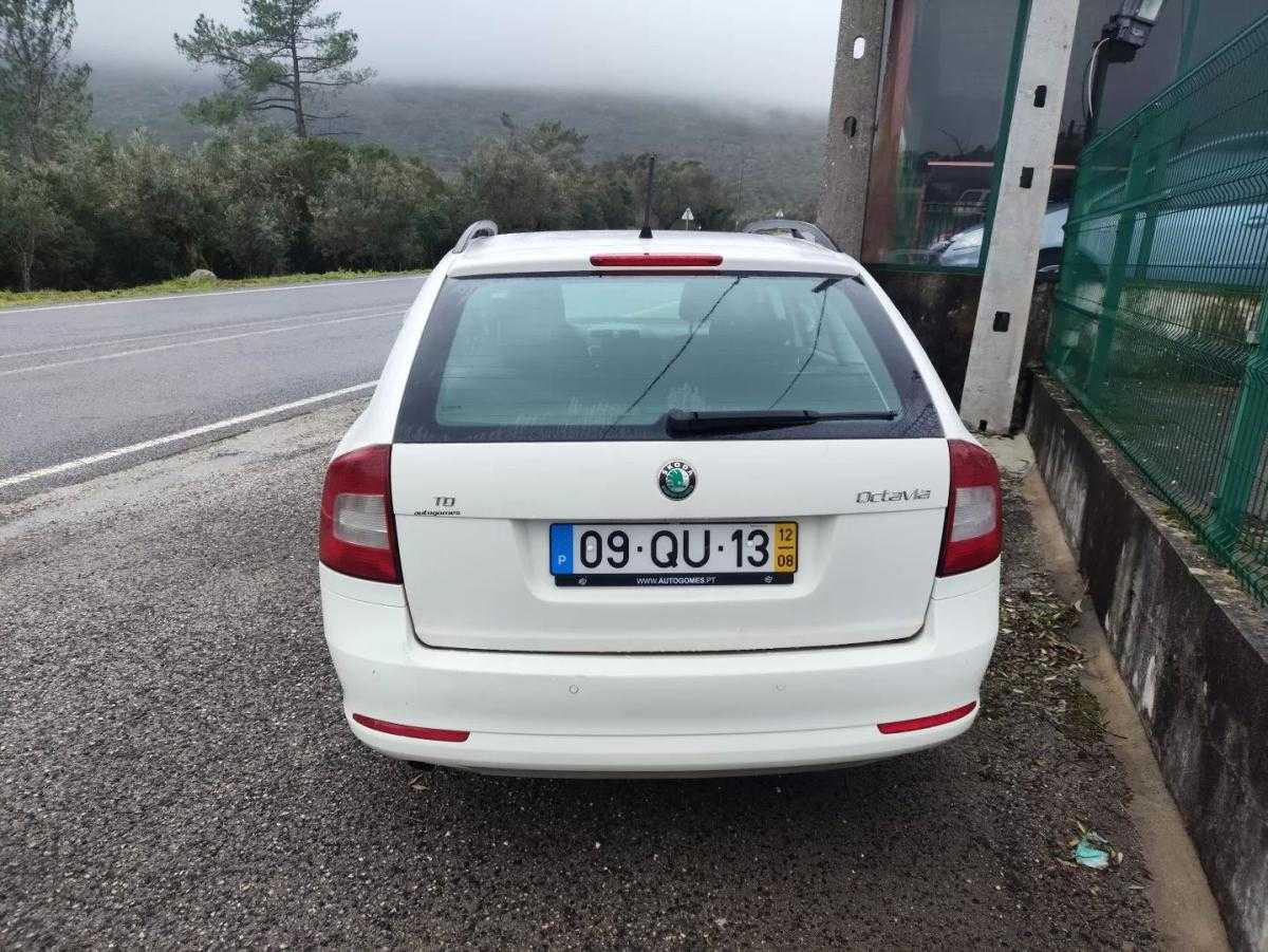 skoda-octavia-break-2012-diesel-1598cc