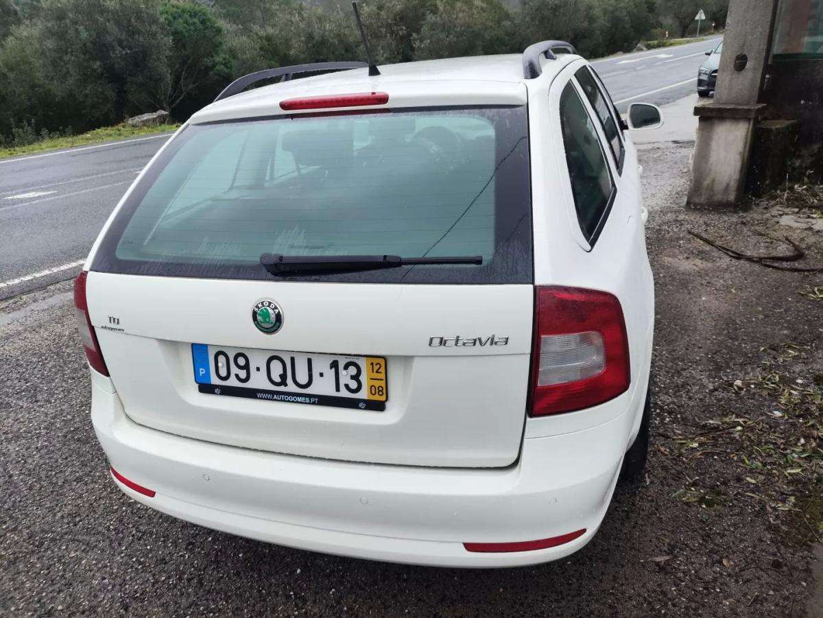 skoda-octavia-break-2012-diesel-1598cc