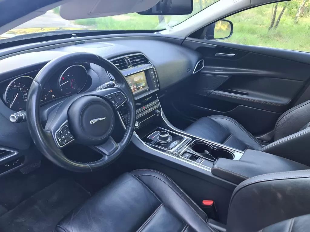 jaguar-xe-2016-diesel-1999cc