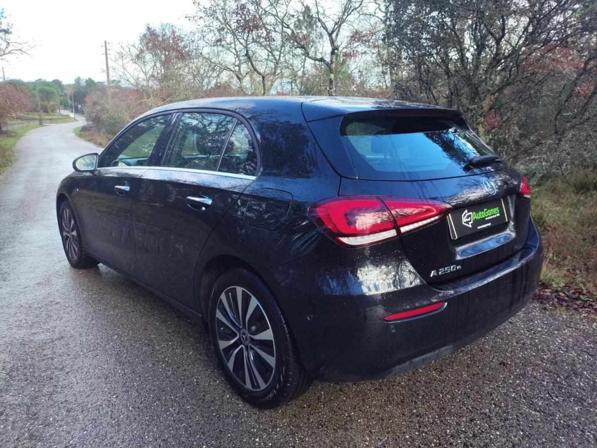 mercedes-benz-classe-a-2021-hibrido-1332cc