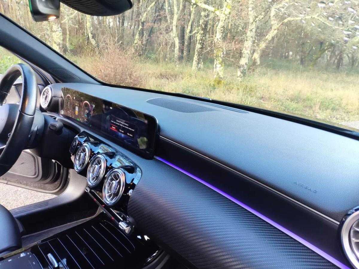 mercedes-benz-classe-a-2021-hibrido-1332cc