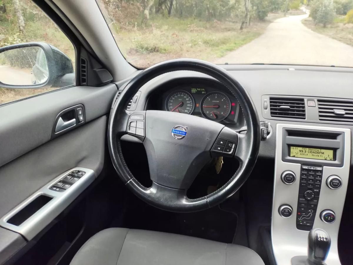 volvo-v50-2011-diesel-1560cc