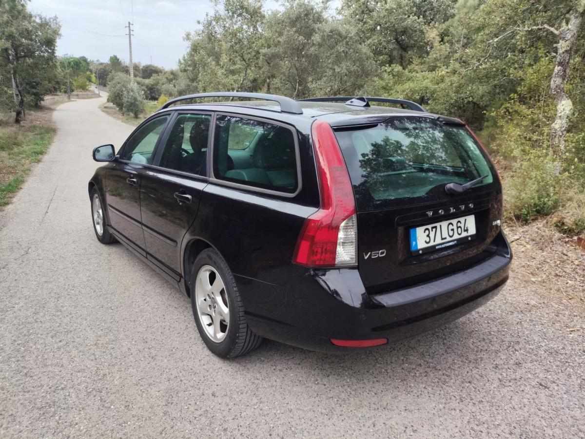 volvo-v50-2011-diesel-1560cc