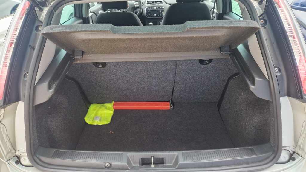 fiat-punto-1-3-jtd-2015-diesel-1248cc