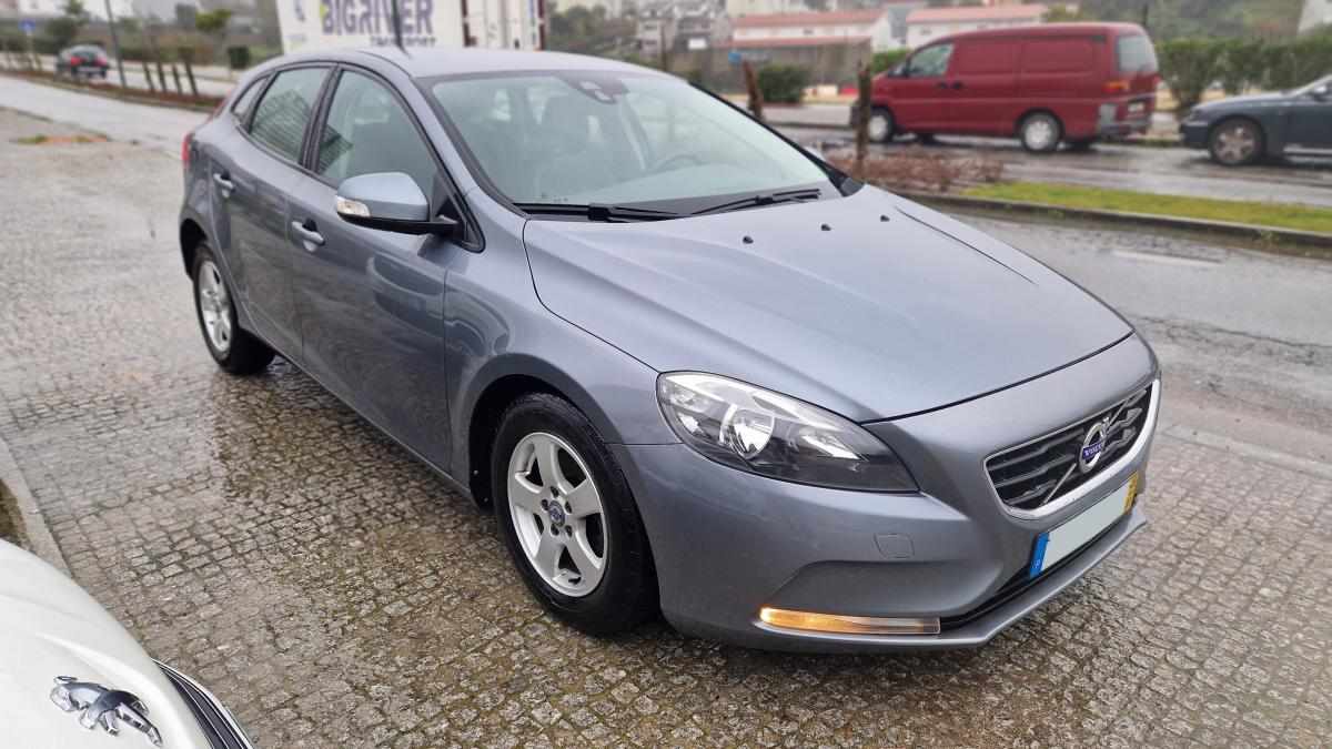 volvo-v40-1-6-d2-2015-diesel-1560cc