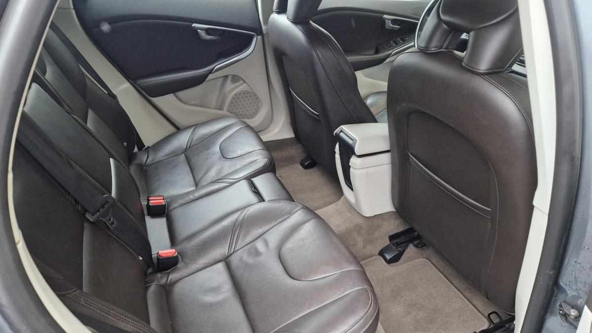 volvo-v40-1-6-d2-2015-diesel-1560cc
