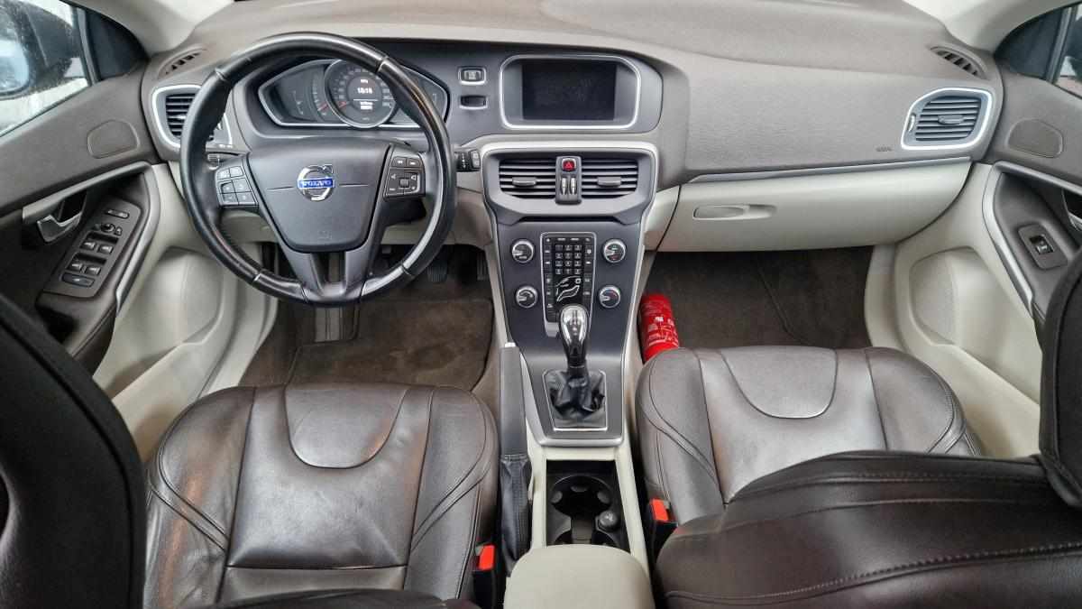 volvo-v40-1-6-d2-2015-diesel-1560cc