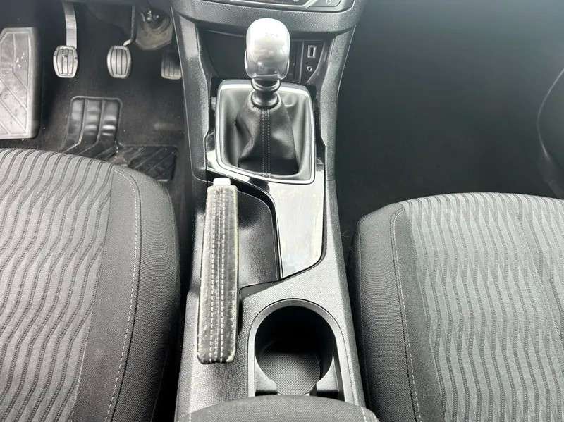 peugeot-308-2015-diesel-1560cc