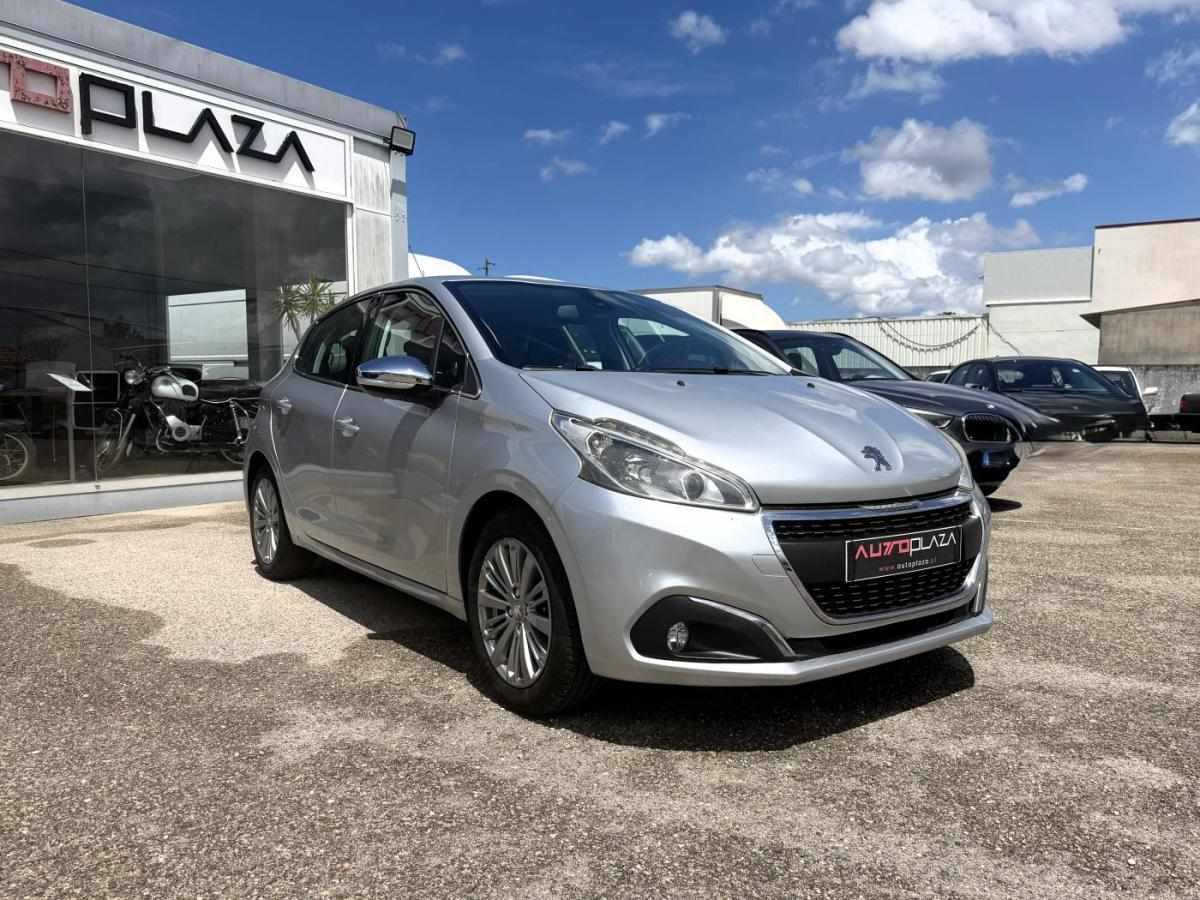 peugeot-208-2015-gasolina-1199cc
