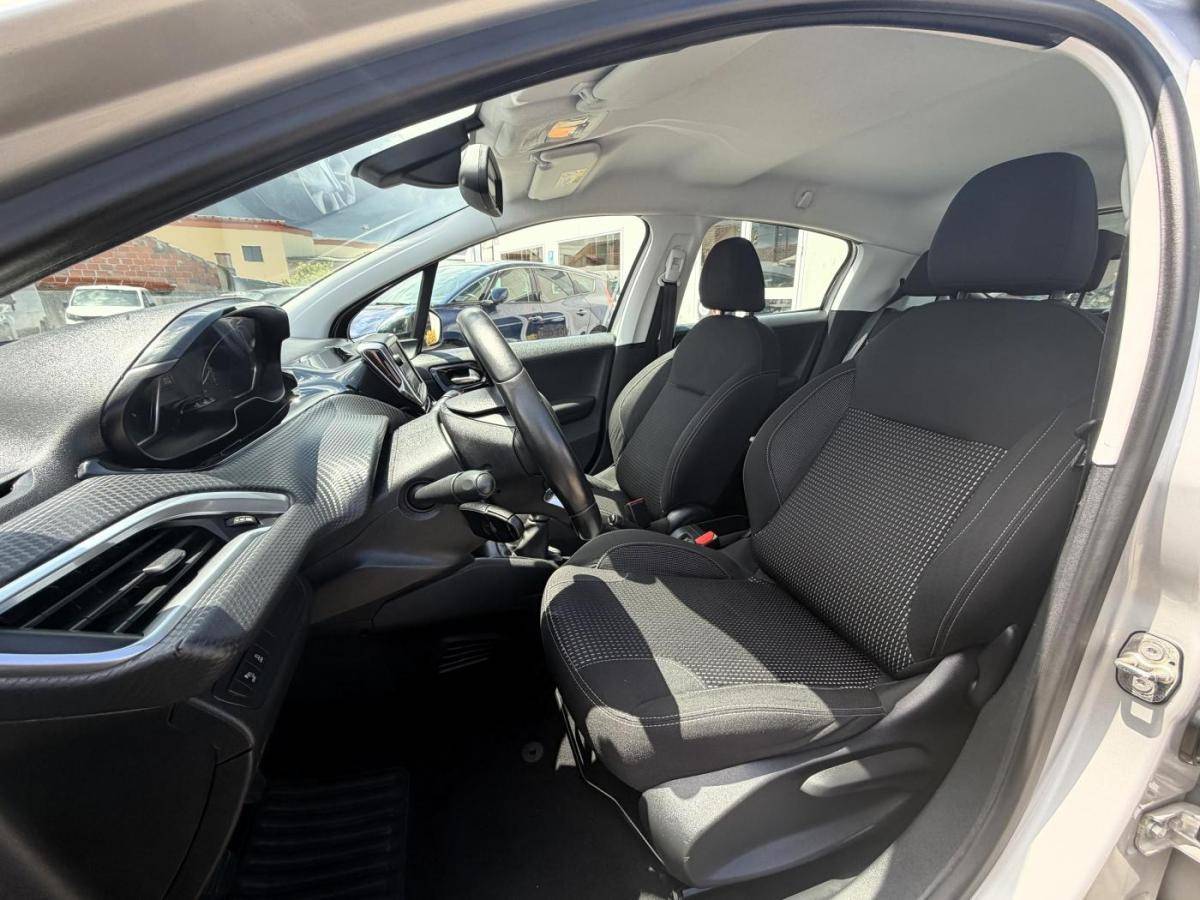 peugeot-208-2015-gasolina-1199cc