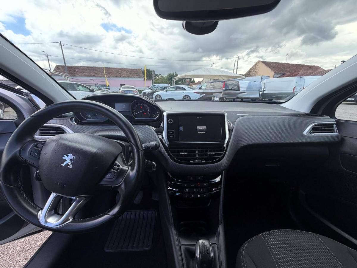 peugeot-208-2015-gasolina-1199cc