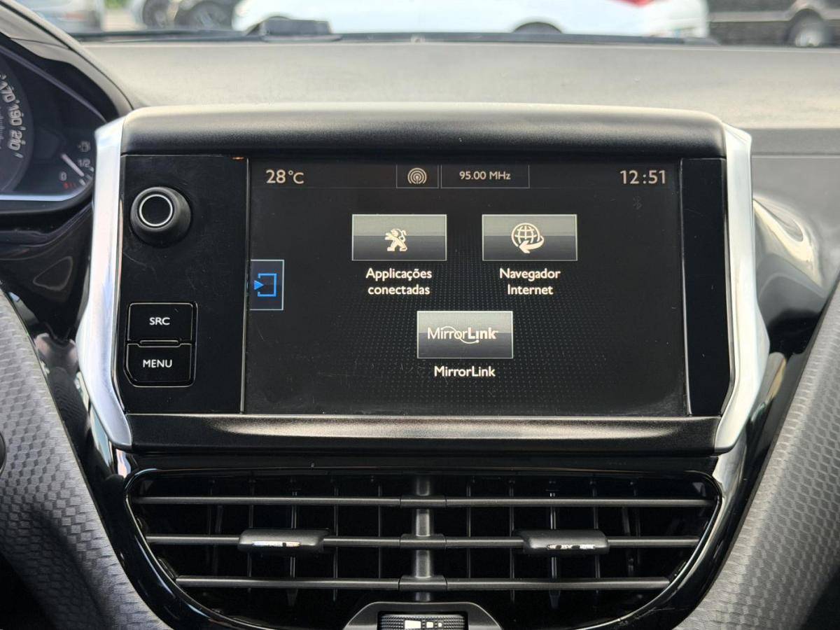 peugeot-208-2015-gasolina-1199cc