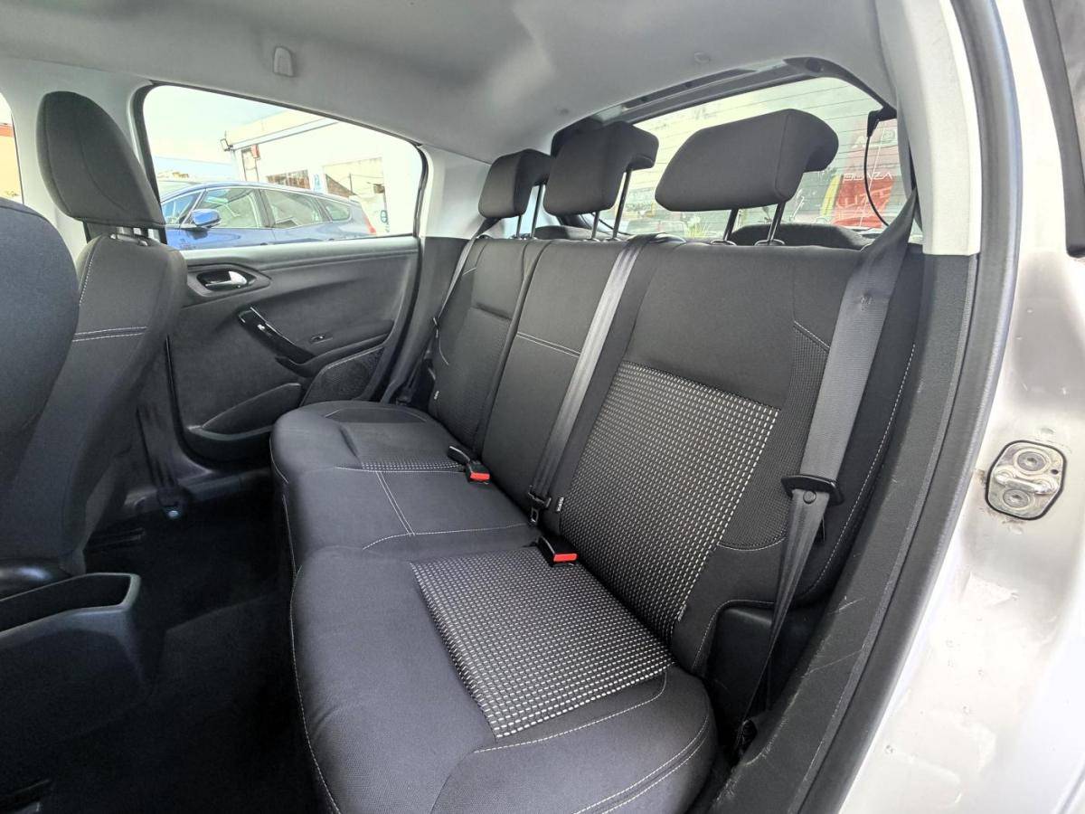peugeot-208-2015-gasolina-1199cc