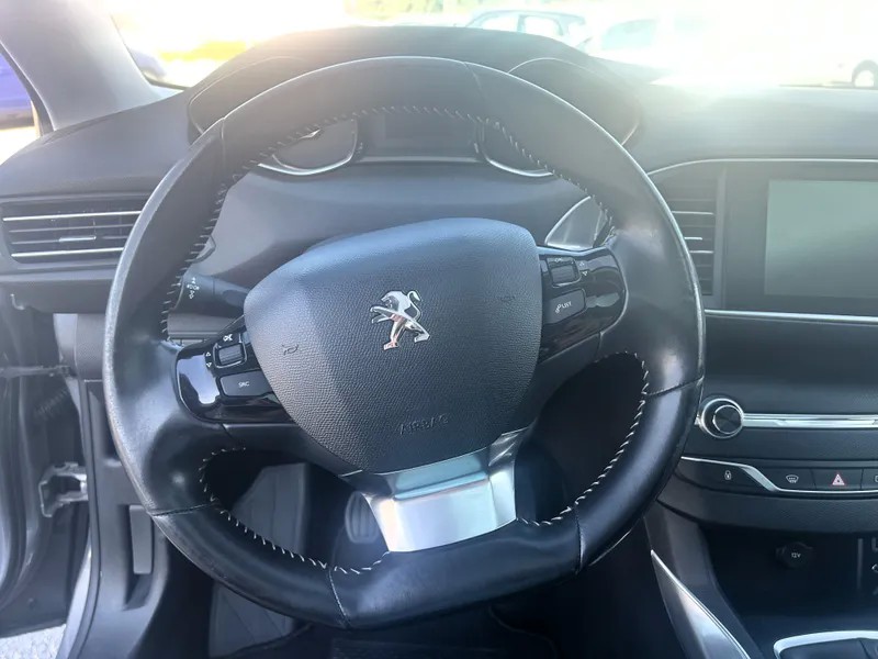 peugeot-308-2015-gasolina-1199cc