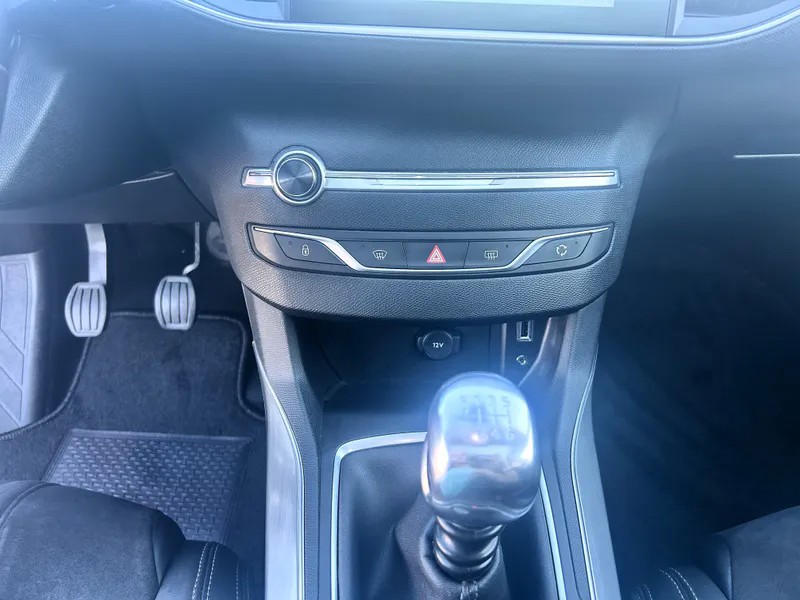 peugeot-308-2015-gasolina-1199cc