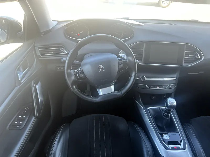 peugeot-308-2015-gasolina-1199cc