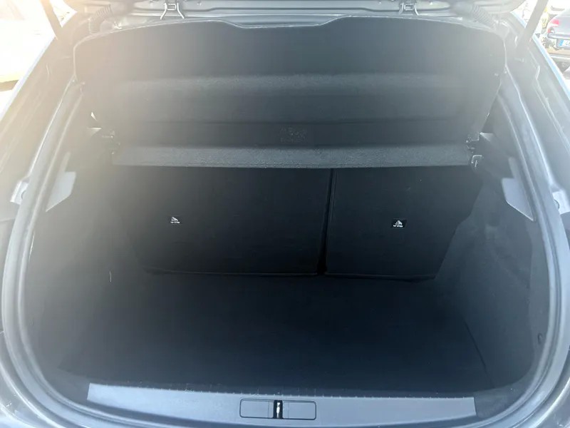 peugeot-208-2022-gasolina-1199cc