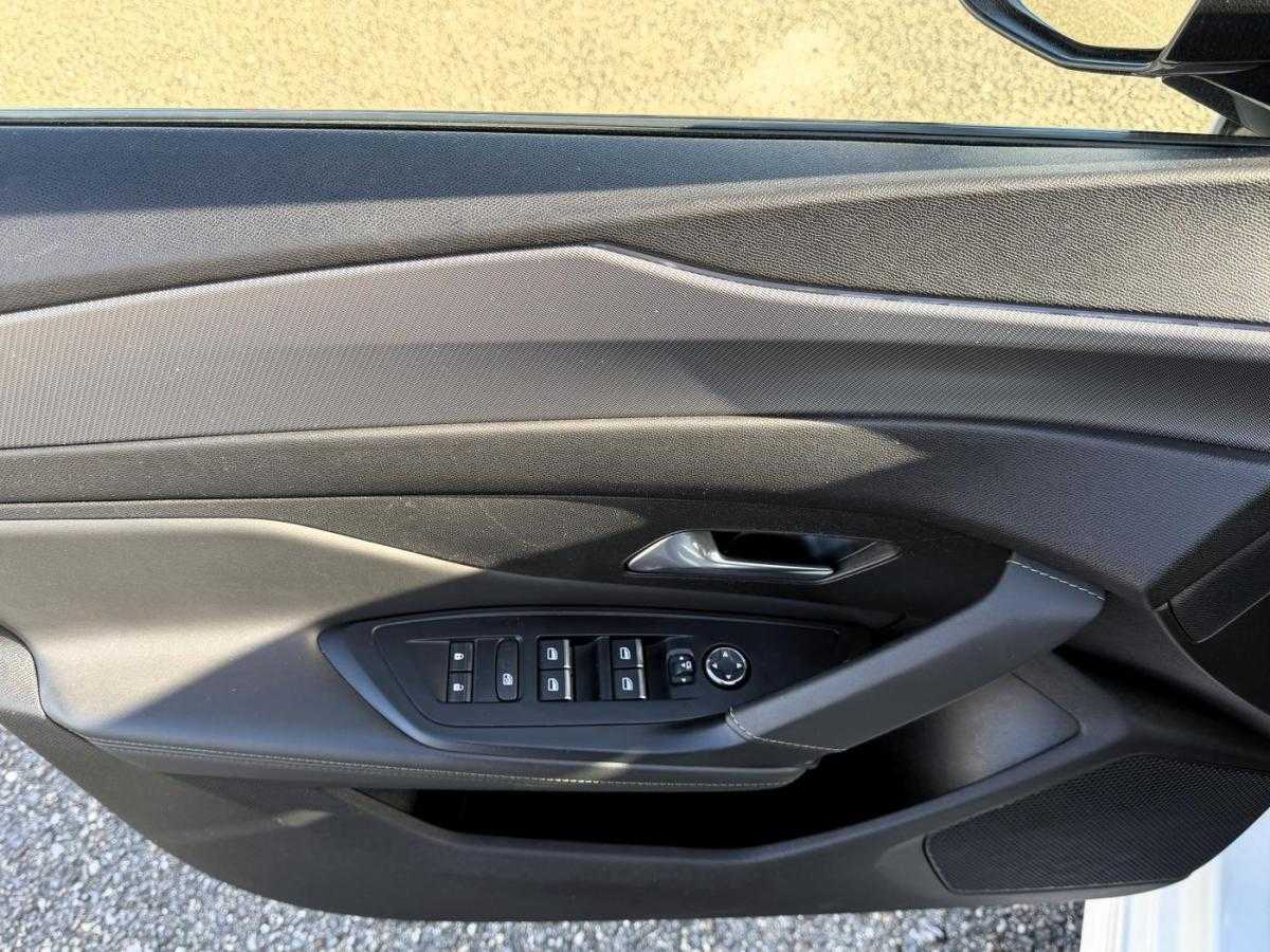 peugeot-308-2022-hibrido-a-gasolina-1598cc