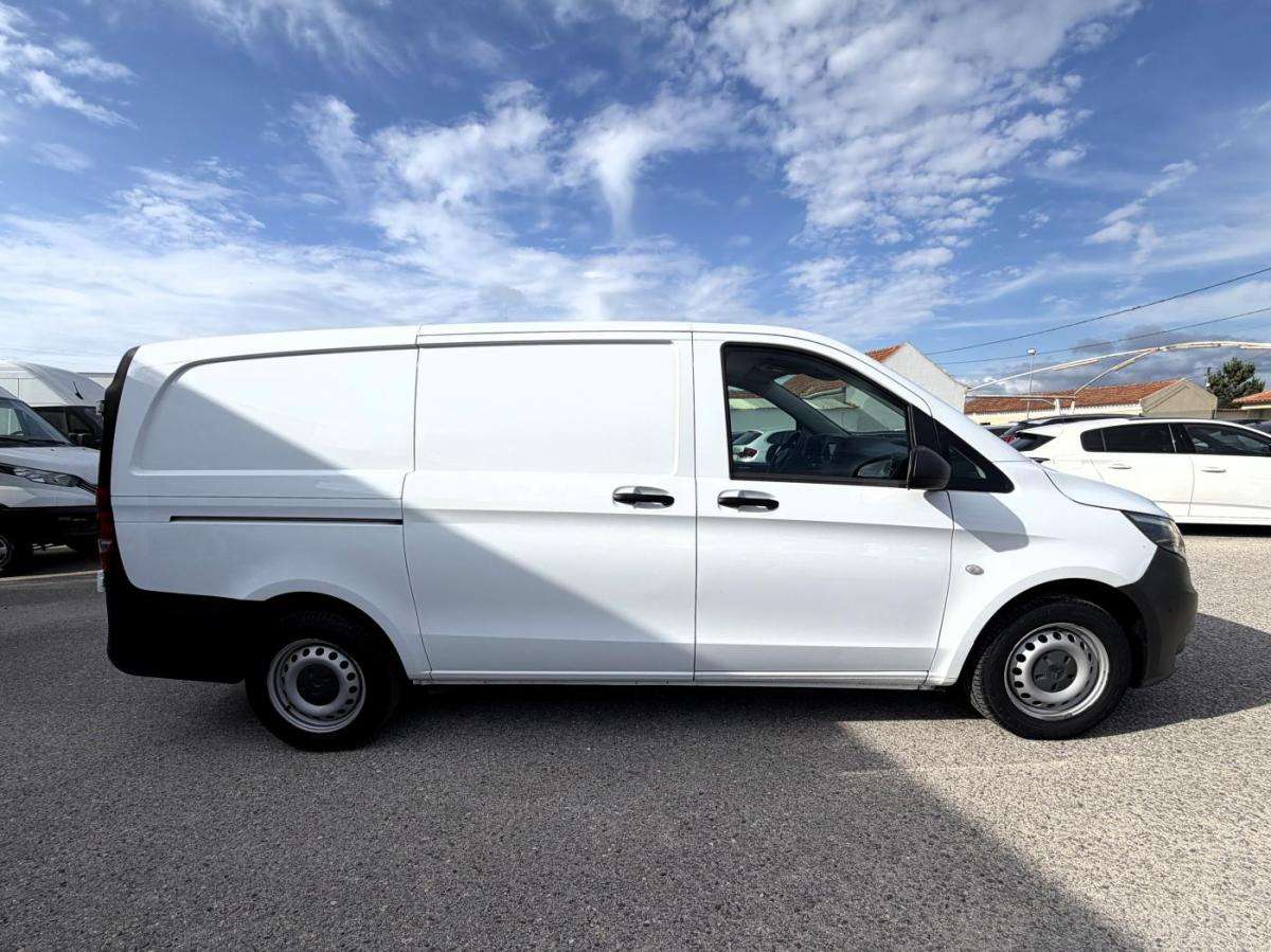mercedes-benz-vito-2023-diesel-1950cc
