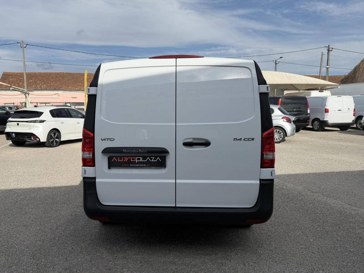 mercedes-benz-vito-2023-diesel-1950cc