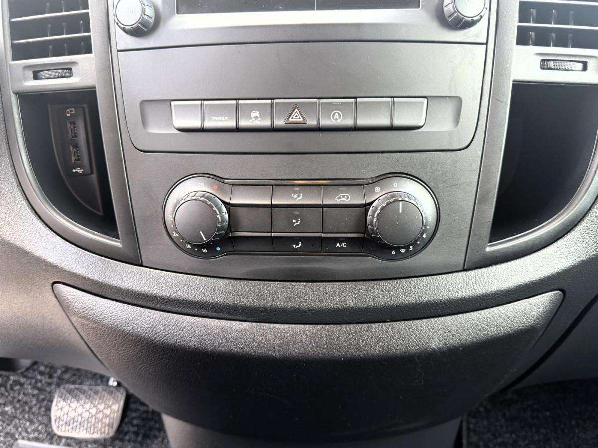 mercedes-benz-vito-2023-diesel-1950cc