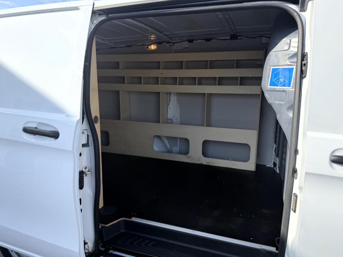 mercedes-benz-vito-2023-diesel-1950cc