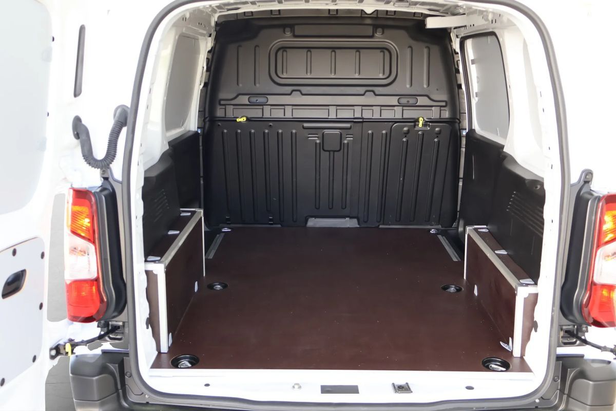 opel-combo-2025-diesel-1499cc