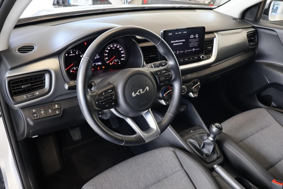 kia-stonic-2024-gasolina-1197cc