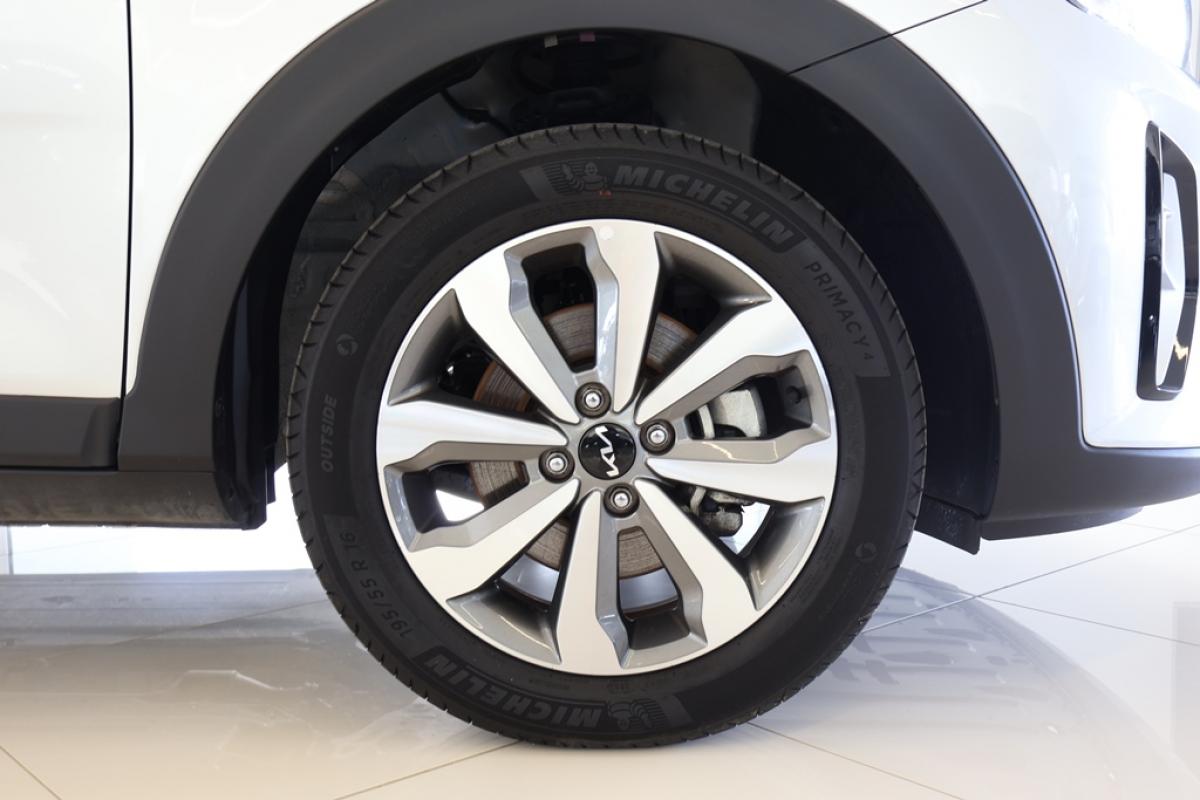 kia-stonic-2024-gasolina-1197cc