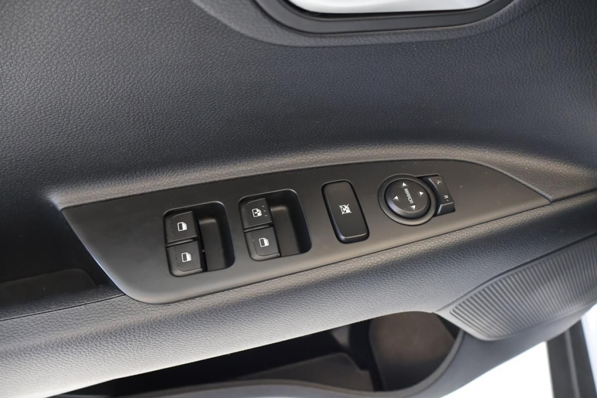 kia-stonic-2024-gasolina-1197cc