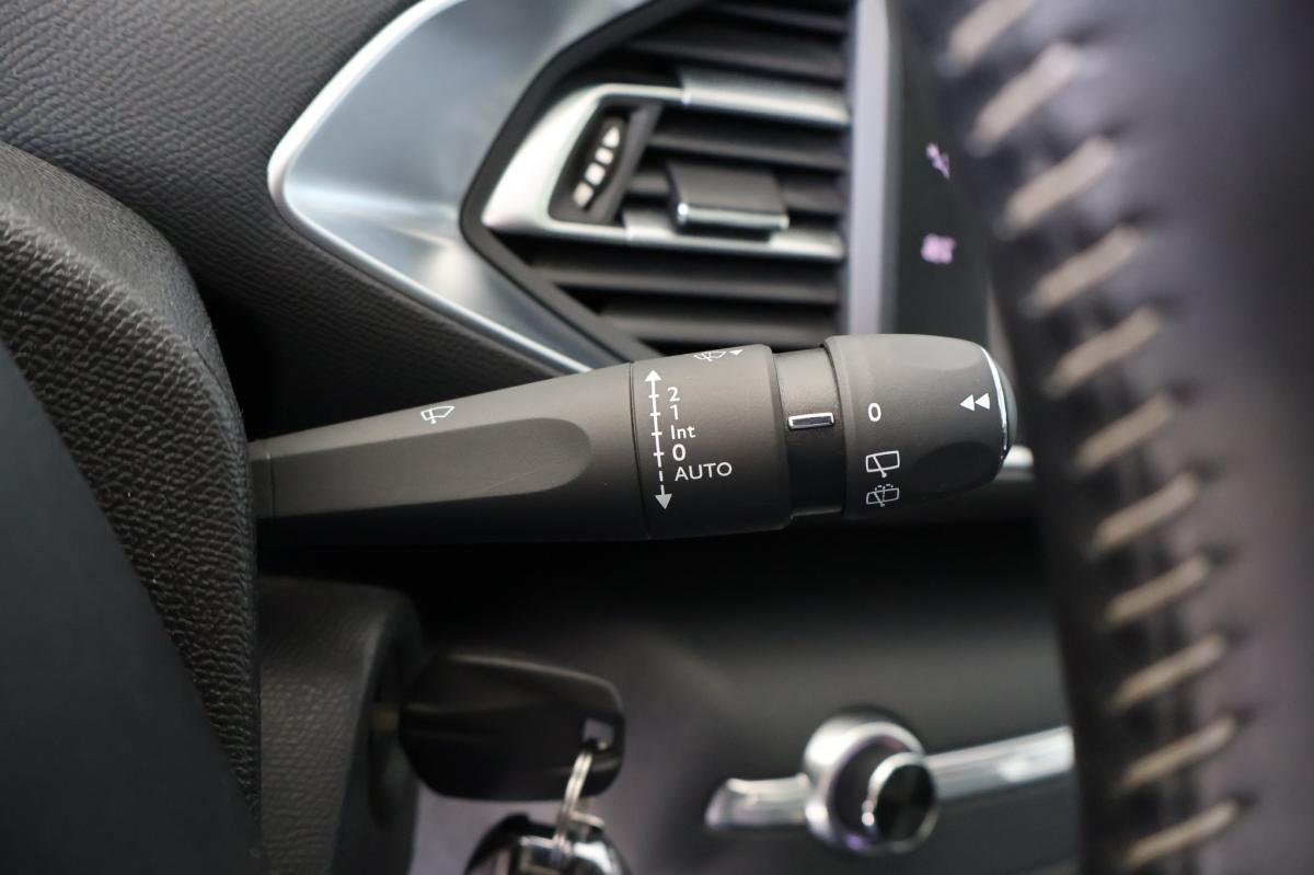 peugeot-308-sw-2019-diesel-1499cc
