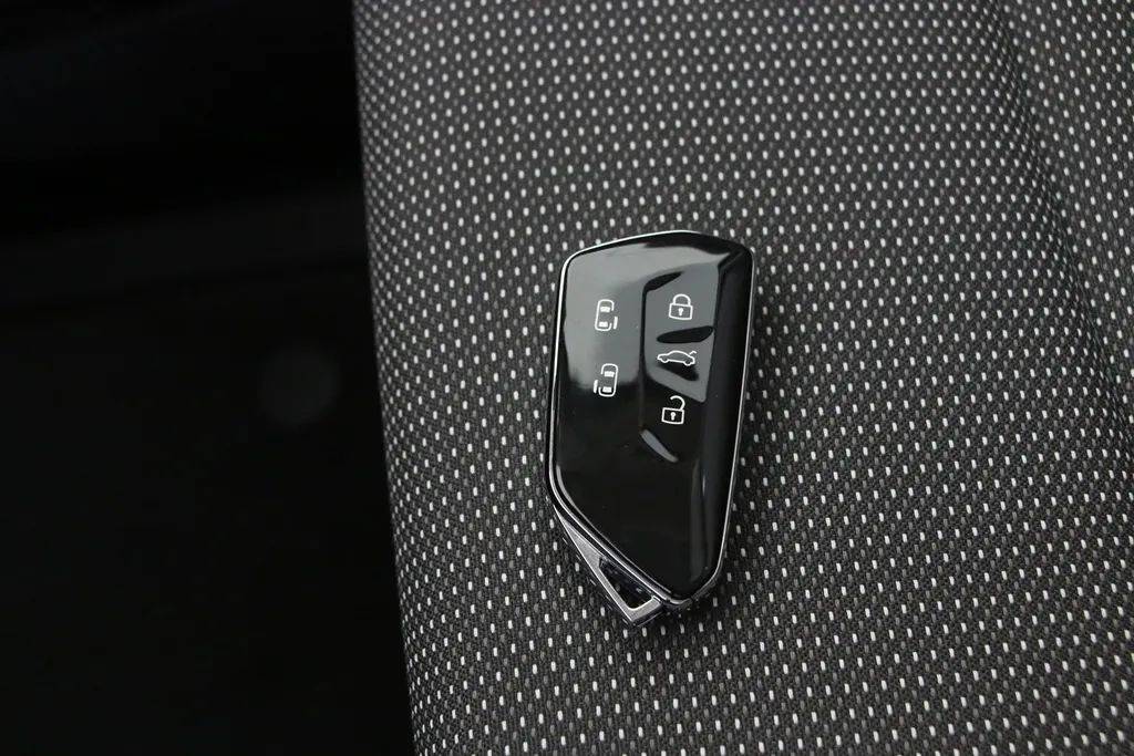 volkswagen-routan-2025-hibrido-a-gasolina-1498cc