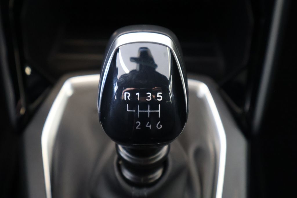 peugeot-2008-2025-gasolina-1199cc