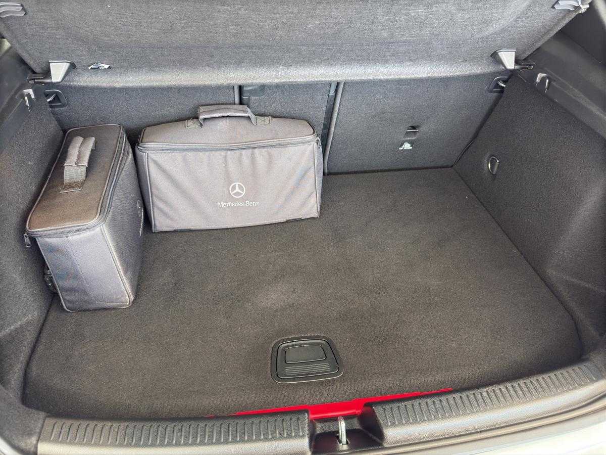 mercedes-benz-classe-a-2024-hibrido-a-gasolina-1332cc