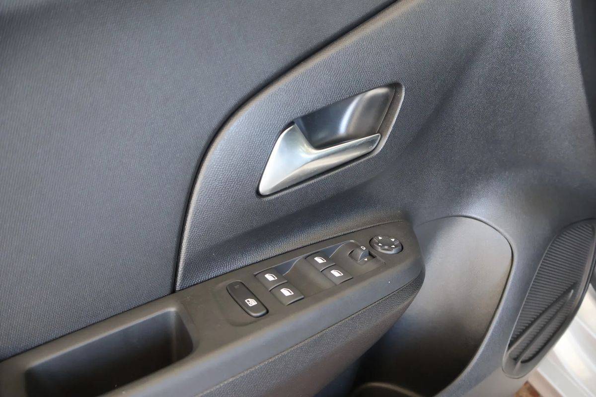 opel-corsa-2025-gasolina-1199cc