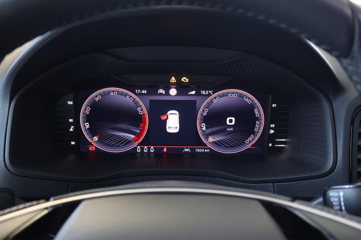 skoda-karoq-2025-gasolina-999cc